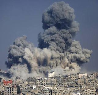 Gaza battling again in the struggle | गाझापट्टीत पुन्हा संघर्ष भडकला Gaza battling again in the struggle | गाझापट्टीत पुन्हा संघर्ष भडकला