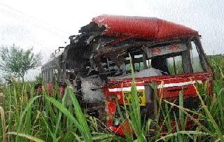 Two killed in bus-tempo accident | बस-टेम्पो अपघातात दोन ठार