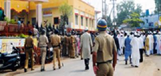 Conflicts between the two communities in the store | भंडाऱ्यात दोन समुदायांत संघर्ष