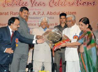 Get the confidence from education system | शिक्षणप्रणालीतून आत्मविश्वास मिळावा Get the confidence from education system | शिक्षणप्रणालीतून आत्मविश्वास मिळावा