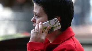 Teachers have started using mobile phones | शिक्षकांचा मोबाईल वापर सुरू च