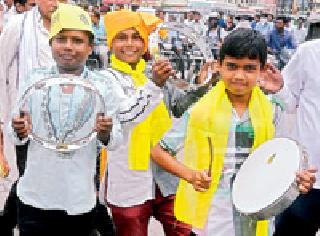 Elgar for reservation: | आरक्षणासाठी एल्गार : Elgar for reservation: | आरक्षणासाठी एल्गार :