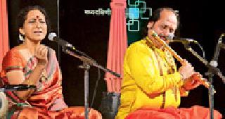 Jugalbandi and Rakshika in the play! | जुगलबंदी अन् वादनात रंगले रसिक! Jugalbandi and Rakshika in the play! | जुगलबंदी अन् वादनात रंगले रसिक!