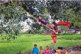 From the jhoka tree in the gallery ...! | झोका झाडावरुन गॅलरीत...!