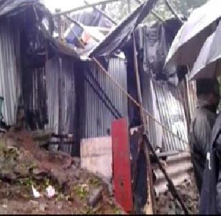 Chameleon collapses into death | दरड कोसळून चिमुरड्याचा मृत्यू