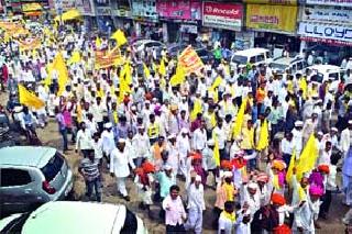 Stop the way of Dhanajar community | धनगर समाजाचा रास्ता रोको