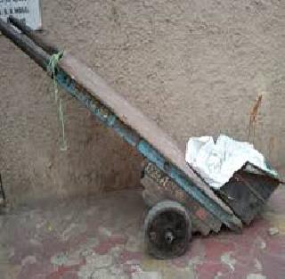 Police Watch on Scrape Sellers | भंगार विक्रेत्यांवर पोलिसांचा वॉच