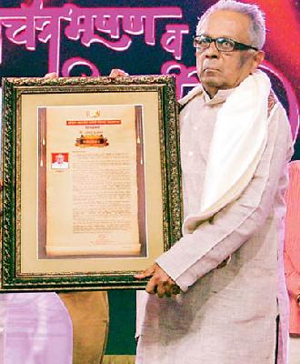 Cinematography Isaac Mujawar | चित्रभूषण इसाक मुजावर Cinematography Isaac Mujawar | चित्रभूषण इसाक मुजावर