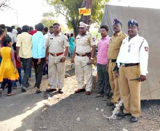 'Warkari' for police custody | बंदोबस्तासाठी पोलिस झाले ‘वारकरी’