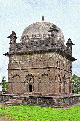 Malik ambar raises the churnidada | मलिक अंबर घेतोय खुलताबादेत चिरनिद्रा
