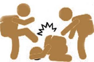 Crime against 27 people including Chairman | हाणामारी प्रकरणी सभापतीसह २७ जणांविरुद्ध गुन्हा