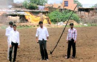 Electric star | हात पोहोचेल एवढ्या अंतरावर विद्युत तारा