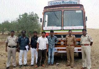 Action under 12 charges against 12 accused! | बारा आरोपीविरुद्ध मोक्कांतर्गत कारवाई !