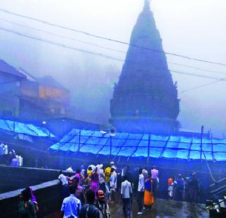 More than lakhs of devotees for Someshwara worship | सोमेश्वरच्या दर्शनासाठी लाखांहून अधिक भाविक