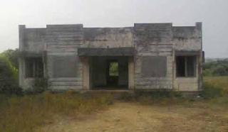 The agricultural produce market in Medshi is inconsequential | मेडशी येथील कृषी उत्पन्न उपबाजारची इमारत अडगळीत