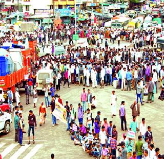 Opponent of tribal society | आदिवासी समाजाचा विरोध