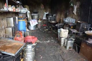 The grazing room, the ban on the hotel | आजार विकणारे उपाहारगृह, हॉटेल्सवर कारवाईचा बडगा