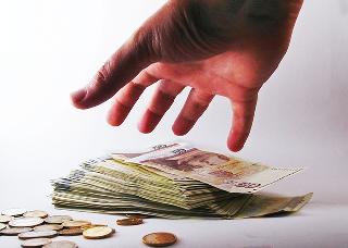 Gramsevak, who is accused of corruption again, recruited the same place | भ्रष्टाचाराचे आरोप असलेल्या ग्रामसेवकाला पुन्हा ‘त्याच’ जागेवर नियुक्ती