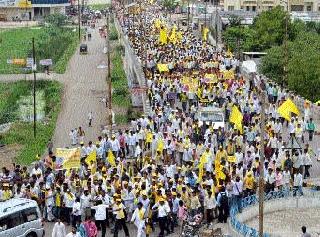 Dhangar community's strong front | धनगर समाजाचा जोरदार मोर्चा