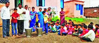 World hand wash days in Dattanagar school | दत्तनगर शाळेत जागतिक हात धुवा दिन
