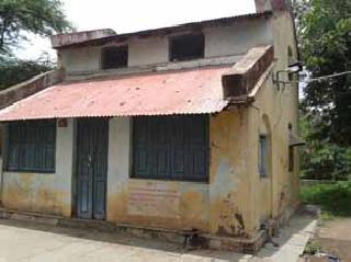 The last house to the secondary registrar office building | दुय्यम निबंधक कार्यालयाच्या इमारतीला अखेरची घरघर