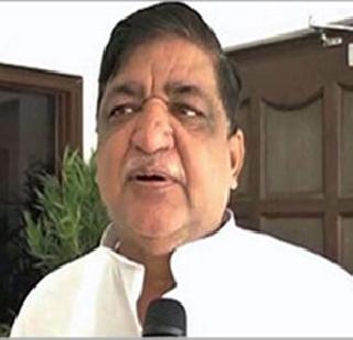 Sachin is not a God of cricket - SP MP flutter | सचिन क्रिकेटचा देव नाही - सपा खासदाराची सचिनवर आगपाखड