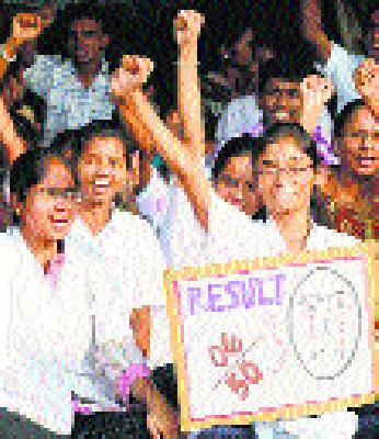 Tension-free lessons learned by Ventee's students | वैनतेयच्या विद्यार्थ्यांना मिळाले तणावमुक्तीचे धडे Tension-free lessons learned by Ventee's students | वैनतेयच्या विद्यार्थ्यांना मिळाले तणावमुक्तीचे धडे