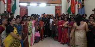 Keep records of the soldiers built by the witches | सखींनी बांधल्या सैनिकांना राख्या