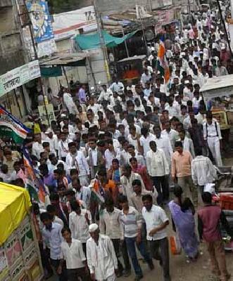 Agitated Front Against Farmers | शेतकर्‍यांच्या प्रश्नासाठी संताप मोर्चा