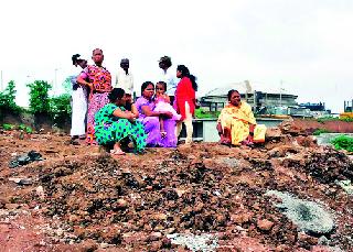 Two of the lost passengers started searching | वाहून गेलेल्या दोघांचा शोध सुरू
