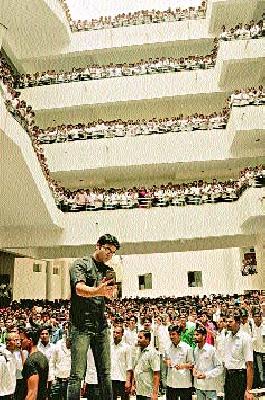 The team of 'reggae' won the young man's mind | ‘रेगे’ चित्रपटाच्या टीमने जिंकली तरुणाईची मने