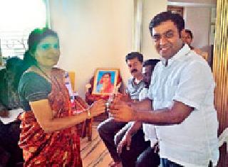 Training for women 'Jang Sangram' for self-employment | स्वयंरोजगांरासाठी महिलांना ‘जनसंग्राम’तर्फे प्रशिक्षण