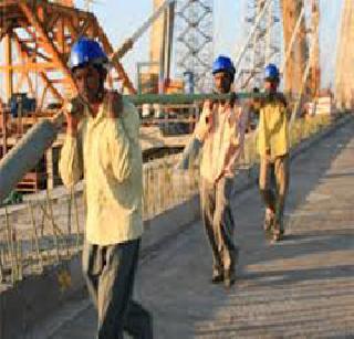 The exploitation of workers in the city | शहरात कामगारांची होतेय पिळवणूक