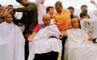 30 women's mundan for drunkenness | दारूबंदीसाठी ३० महिलांचे मुंडन