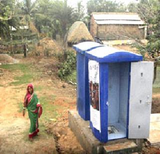 Inauguration of first biotoylates in Dharavi school | धारावीतील शाळेत पहिल्या बायोटॉयलेट्सचे उद्घाटन