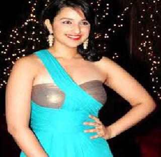 Now the competition collapses with Sonamashi | आता परिणितीची टक्कर सोनमशी