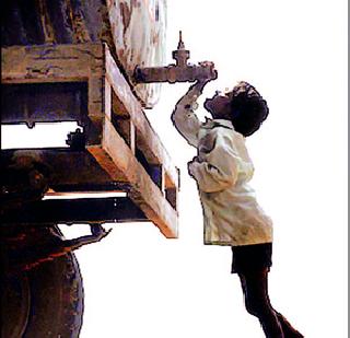 If you do not get water, then break the canal | पाणी न मिळाल्यास कालवा फोडणार If you do not get water, then break the canal | पाणी न मिळाल्यास कालवा फोडणार