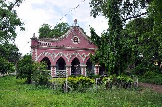 On the way to the extinction of the existence of Parsi society | पारशी समाजाचे अस्तित्व नामशेष होण्याच्या मार्गावर On the way to the extinction of the existence of Parsi society | पारशी समाजाचे अस्तित्व नामशेष होण्याच्या मार्गावर