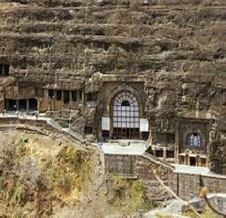 Look at the CCTV at Ajitha Karen | अजिंठा लेण्यांवर सीसीटीव्हींची नजर Look at the CCTV at Ajitha Karen | अजिंठा लेण्यांवर सीसीटीव्हींची नजर