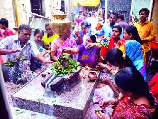 Shulwani on Shawwani Monday | श्रावणी सोमवारनिमित्त फुलली शिवालये Shulwani on Shawwani Monday | श्रावणी सोमवारनिमित्त फुलली शिवालये