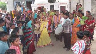 Tea immersion enthusiasm | तीज विसर्जन उत्साहात