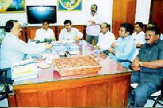 Raised memorial of Saint Ravidas Maharaj in Nagpur | नागपुरात संत रविदास महाराजांचे स्मारक उभारा Raised memorial of Saint Ravidas Maharaj in Nagpur | नागपुरात संत रविदास महाराजांचे स्मारक उभारा