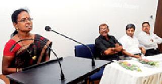 Slippers for a different Vidarbha was slippers | वेगळ्या विदर्भासाठीच भिरकावली होती चप्पल