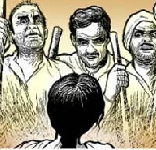 Insulted the sarpanch's husband, young man lost his hands | सरपंचांच्या पतीचा अपमान केला, तरूणाने हात गमावला