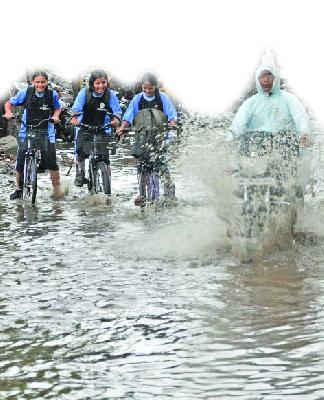 I have lived for a long time; Khilpa console | मघा बरसल्या; खरीपाला दिलासा