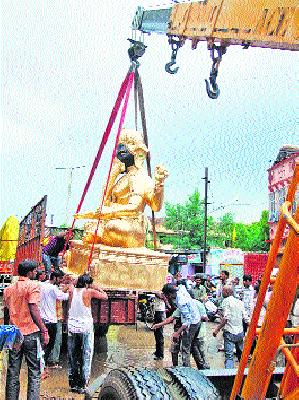 Solapuri Bappa came out of the state | सोलापुरी बाप्पा निघाले परराज्यात