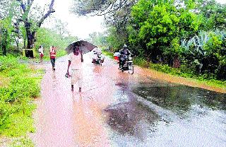 Strong presence of Magha Nakshatra in the district | जिल्ह्यात मघा नक्षत्राची जोरदार हजेरी