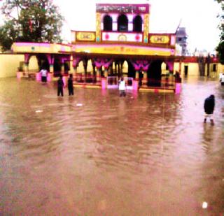 A cloud in the yuvat? | यवतमध्ये ढगफुटी? A cloud in the yuvat? | यवतमध्ये ढगफुटी?