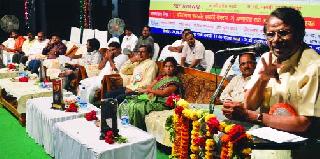 Miracle of Anna Bhave Sathe literature - Ramnath Chavan | अण्णा भाऊ साठे साहित्यातील चमत्कार - रामनाथ चव्हाण