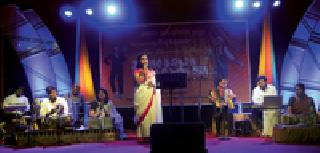 Actor Raj Kapoor swore | अभिनेते राजकपूर यांना स्वरांजली